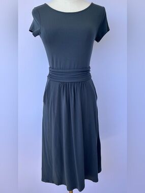 Quince Women’s Tencel Jersey Ruched Waist Dress Short Sleeved Size Small